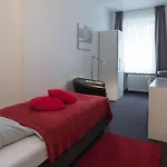 Brandenburger Hof מלון 2*