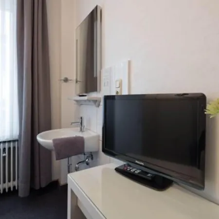Hotell Brandenburger Hof 2*